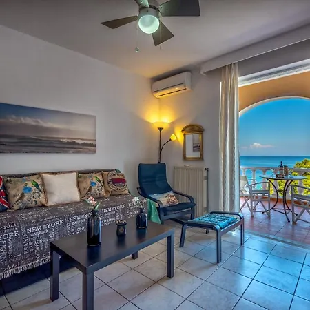 Seafront Spirit דירה זקינטוס טאון